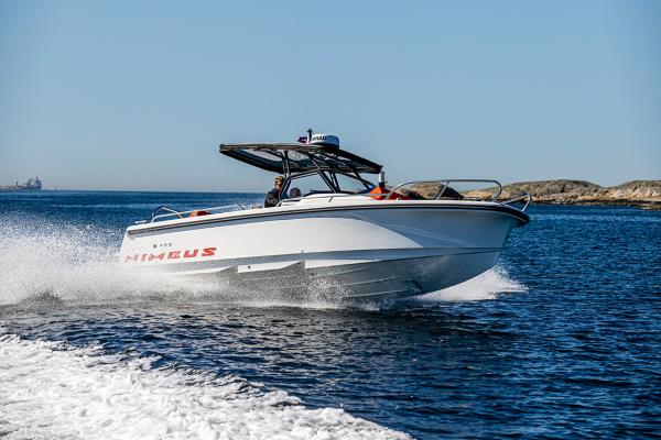 What Qualifications Do I Need to Charter a Yacht?